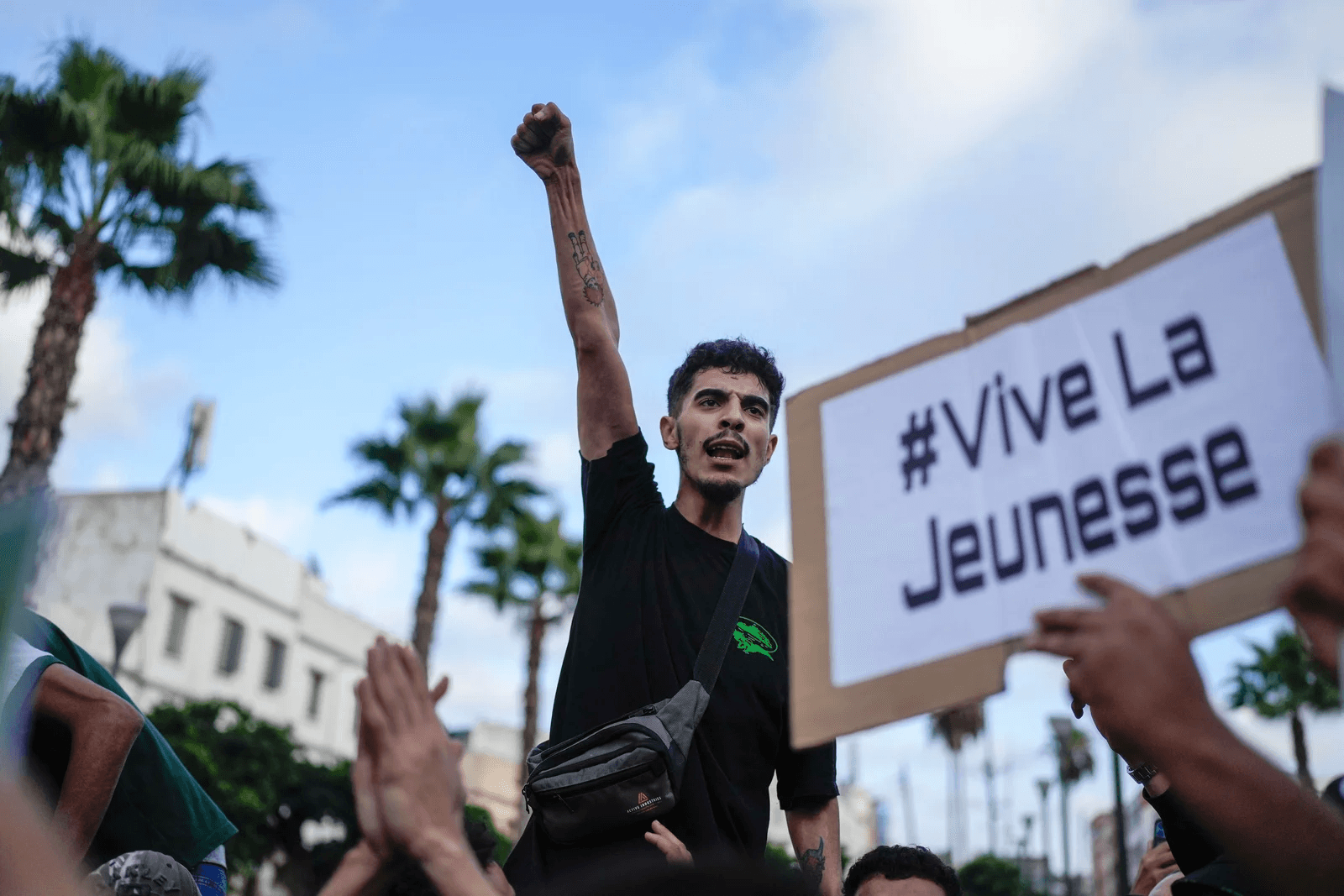 هل تملك الشبيبات الحزبية مفتاح إعادة ثقة الشباب في السياسة؟