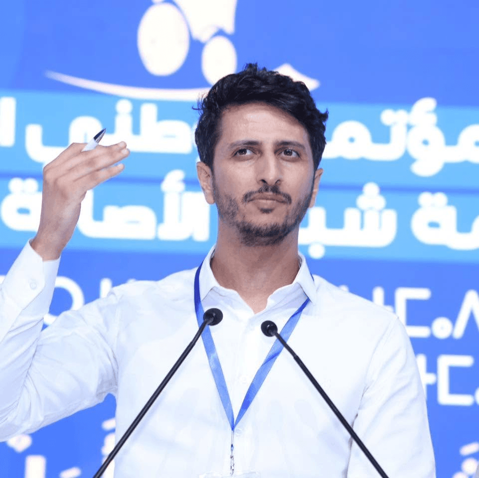 حين تتبع الصحافة الشارع… من يقود النقاش العمومي؟ حدث التحاق لقجع بالپام كمثال!