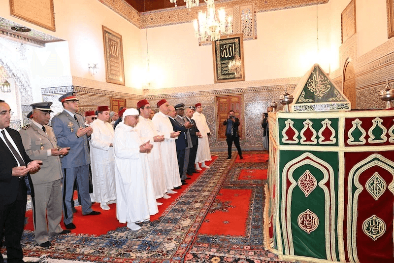 تسليم هبتين ملكيتين لضريح مولاي علي الشريف والزاوية الدرقاوية