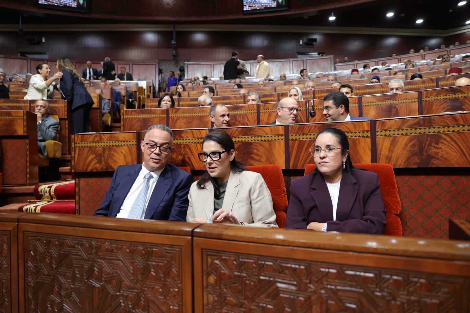 لقجع يعلن رفع الدعم الاجتماعي وزيادة ميزانية الصحة والتعليم وتخصيص آلاف المناصب المالية لدعم القطاعين