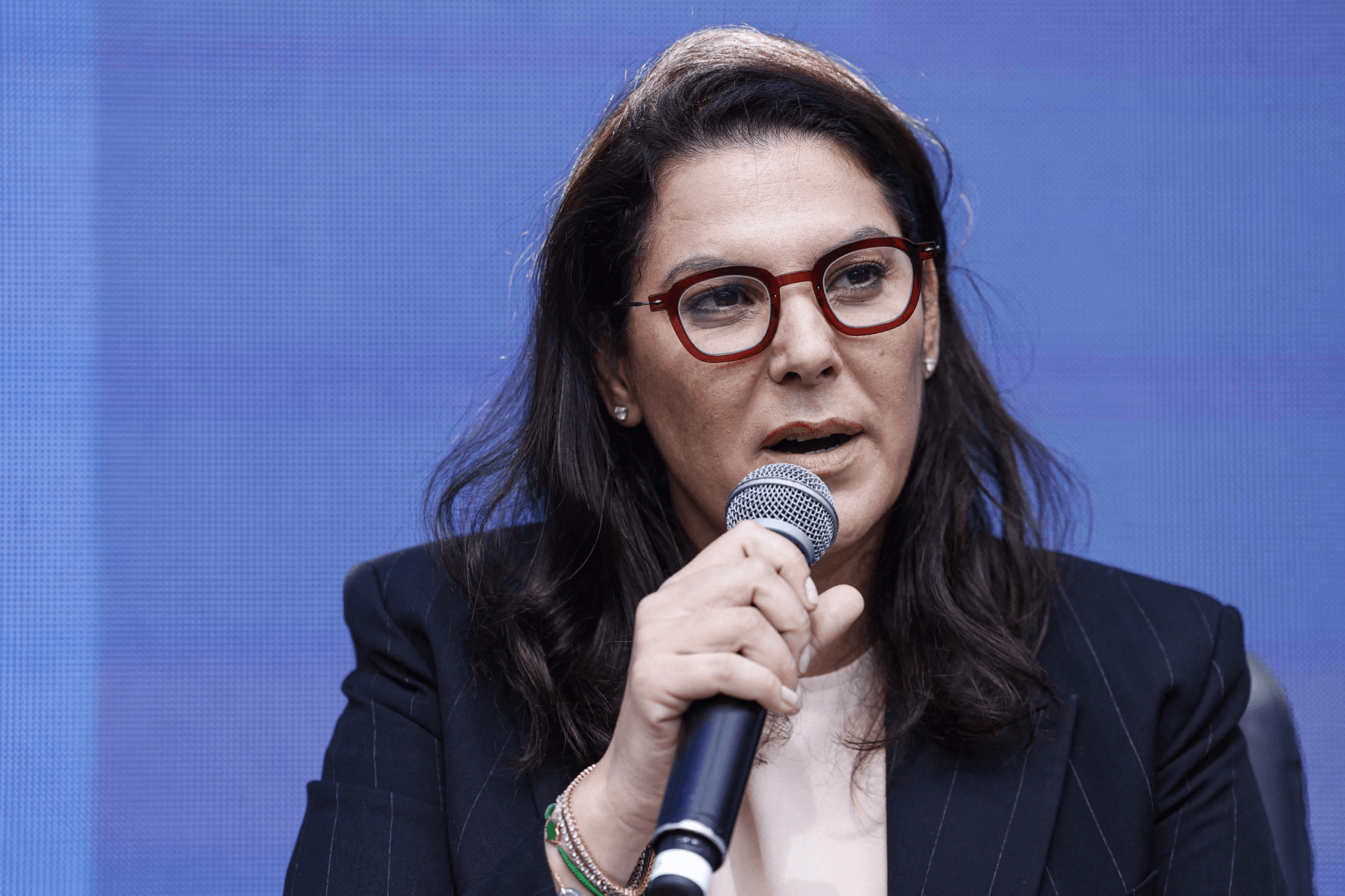 المنصوري تفنّد اتهامات تضارب المصالح: غادرت المحاماة نهائيا ولم تتقاضَ درهما منذ 2021