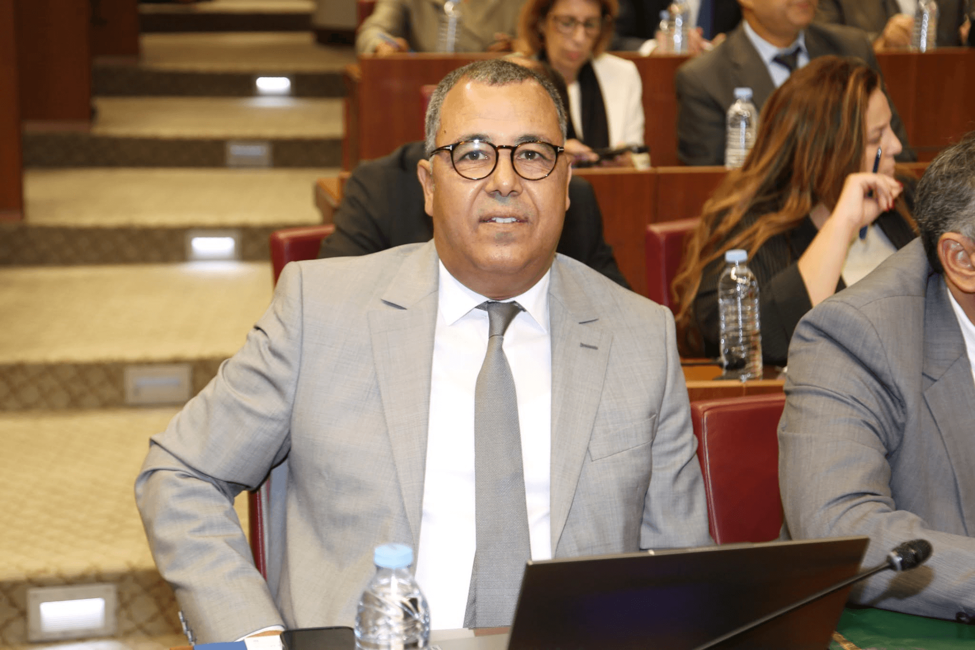 أنس الأنصاري يدعو إلى ربط الاستثمار العمومي بالإنتاج الوطني وتيسير تمويل المقاولات الصناعية