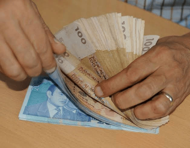 مركز أبحاث: عجز السيولة البنكية بالمغرب يتفاقم